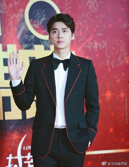 最新爆料李易峰视频